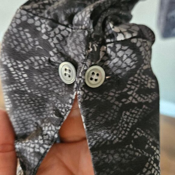 ALFANI 100% Silk Blouse Snake Python Print Grey Black Size 12 - Picture 5 of 8